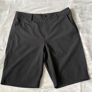 Can be used at swim trunks. Fast drying material